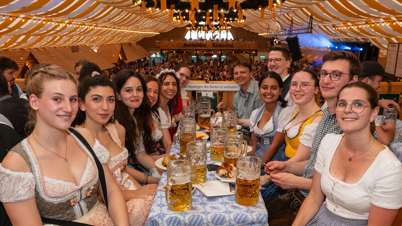 BVT-Team auf dem Gäubodenvolksfest 2023